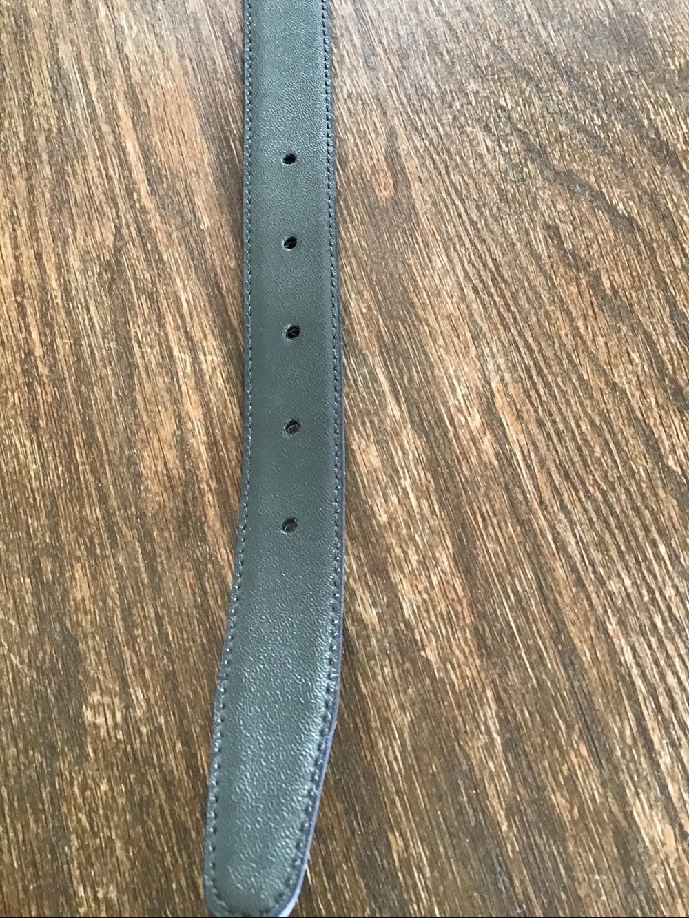 Vintage grey snakeskin belt with a gold-tone buckle. - Picture 8 of 14